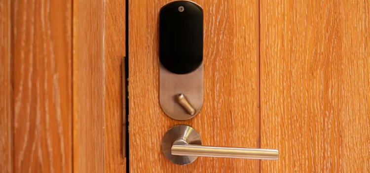 Automatic Locking Door Knob Duarte